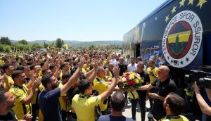 Fenerbahçe'ye Düzce'de Coşkulu Karşılama