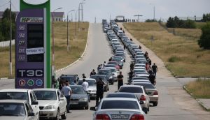 Rus işgali altındaki Kırım'da yakıt krizi: Benzin satışları durduruldu, istasyonlarda kuyruklar oluştu