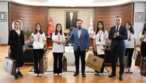 Uluslararası Bilim ve Sanat Festivali'nde Dünya Derecesi Alan Öğrenciler Adana'nın Gururu Oldu