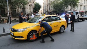 Yaptığı Yanına Kalmadı: İstanbul'da Turisti Mağdur Eden Taksi Şoförü Tutuklandı, 141 Bin TL Ceza