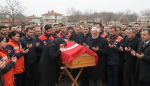 AFAD Personeli Ömer Faruk Özkan'a Veda: Eşi Tabuta Sarıldı, Babası Cenaze Namazını Kıldırdı