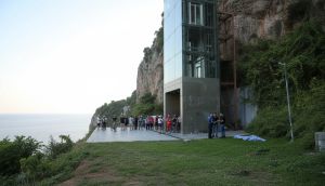 Antalya'da 40 Metrelik Asansörden Düşen Kişi Öldü