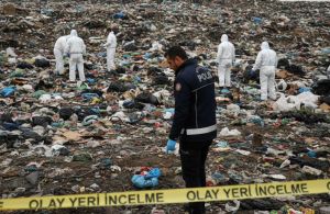 Çöplükte Yeni Doğmuş Erkek Bebek Cesedi Bulundu