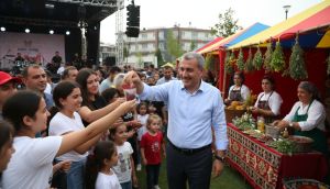 Zeytinburnu'nda 27. Merkezefendi Geleneksel Tıp Festivali Coşkuyla Başladı
