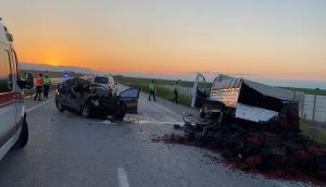 Erzurum'da Uykulu Sürücünün Karıştığı Kazada 3 Kişi Öldü