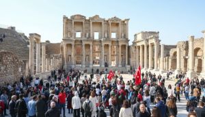 Kurban Bayramı'nda müzeler doldu taştı! Bakan Ersoy duyurdu: Efes, Hierapolis ve Göbeklitepe zirvede