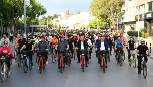 Dünya Bisiklet Günü'nde Konya'da binlerce kişi aynı anda pedal çevirdi
