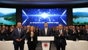 AK Parti'ye Bir İl ve İki İlçe Belediye Başkanı Katılacak
