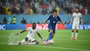Fransa, Irak'ı 3-0 Yenerek Son 32 Turuna Yükseldi