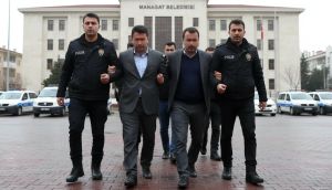 Manavgat Belediyesi'ne Yolsuzluk Operasyonu - Muhasebe Müdürü ve Zabıta Müdürü Gözaltında