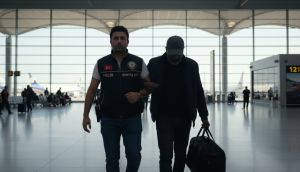 Iraklı turistin 11 bin dolarlık çantasını çalan hırsız havalimanında yakalandı