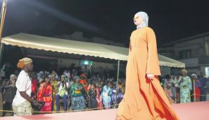 Senegal'de Albinolar Podyuma Çıktı