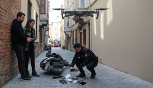 İstanbul'da kapkaççı sevgililere dronelu operasyon: Mermi, uyuşturucu hap, pasaport ele geçirildi