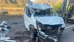 Elazığ Palu'da Hafif Ticari Araç Takla Attı: 5 Kişi Yaralandı