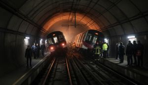 SON DAKİKA | Kadıköy-Sabiha Gökçen Metro Hattı'nda Raydan Çıkma: Yolcular Tünelde Yürüdü