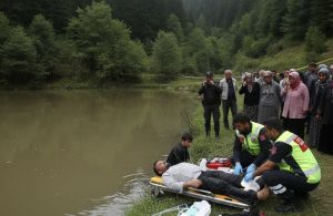 Arhavi'de serinlemek için gölete giren iki imam boğularak can verdi