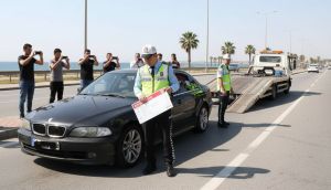 Mersin'de Ehliyetsiz Sürücüye 170 Bin TL Ceza! Makas Atma Anı Kamerada