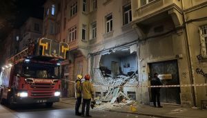 Beyoğlu'nda Bodrum Katında Duvar Çöktü: Bina Mühürlendi