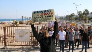 İzmir'de CHP'li Belediyelerin Arsa Satışlarına Yargı Freni