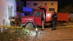 Erzurum’da Kamyonet Faciası: 5 Yaşındaki Burak Ayaz Erdem Araç ve Duvar Arasında Sıkışarak Can Verdi