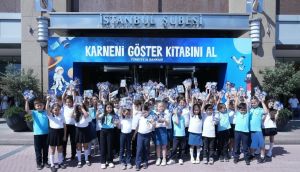 İş Bankası'nın 'Karneni Göster Kitabını Al' kampanyası 19. yılında: Karne heyecanı kitapla taçlanıyor