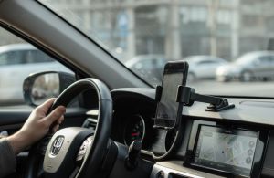 Araç Telefon Tutucularına Yeni Düzenleme: Serbest