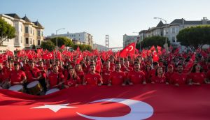 San Francisco Sokaklarında Türk Coşkusu: Ay-Yıldızlı Taraftarlar Marşlarla Maçı Bekliyor