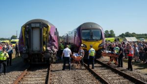 İngiltere'de İki Tren Çarpıştı: 1 Ölü, 89 Yaralı