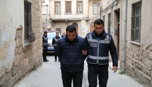 Toplam 72 Yıl Hapis Cezasıyla Aranan İki Firari Kızıltepe'de Yakalandı