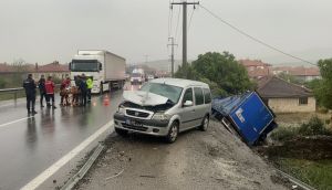Manisa'da zincirleme trafik kazası: 2 ölü, 4 yaralı