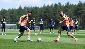 Fenerbahçe Yeni Sezon Hazırlıklarını Sürdürüyor