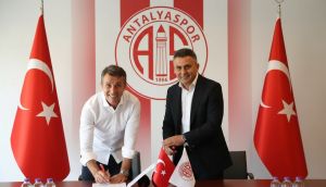Antalyaspor, Bülent Korkmaz İle Sözleşme İmzaladı