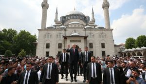 Cumhurbaşkanı Erdoğan Cuma Namazını Hz. Osman Camisi'nde Kıldı