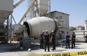 Kırklareli'nde Beton Karıştırıcısında Feci İş Kazası: 21 Yaşındaki İşçi Hayatını Kaybetti