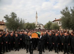 Soner Arıca'nın Annesi Altun Arıca Vefat Etti