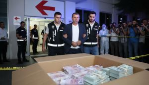 Silivri'de şok rüşvet operasyonu: Başkana kutuyla 40 bin euro ve elden 450 bin dolar