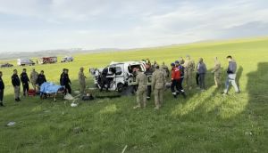 SON DAKİKA! Erzurum'da Feci Kaza: Hafif Ticari Araç Devrildi, 3 Kişi Hayatını Kaybetti, 4 Kişi Yaralandı