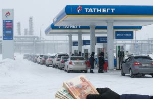 Rusya'da Akaryakıt Krizi: Tatneft İstasyonlarında Benzin ve Motorin Satışına Sınırlama