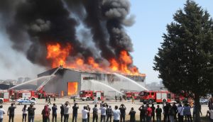 Ankara Gölbaşı'ndaki Alçı Fabrikasında Yangın Paniği - Alevler Gökyüzünü Kapladı!