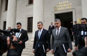 CHP Kurultayı İddiaları: Özgür Özel ve Veli Ağbaba'nın Dosyası Ankara'ya Gönderildi