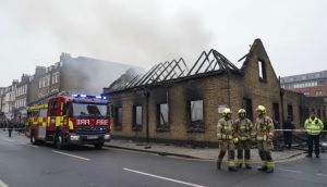Londra'da Yangın Faciası: 3 Kişi Hayatını Kaybetti