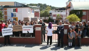 Cinsiyet Değiştiren Öğretmen Skandalı: Müdür ve Öğretmen Kovuldu