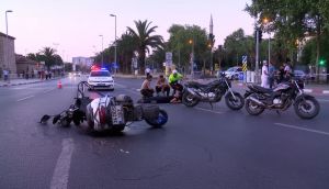 Fatih'te 3 Motosiklet Çarpıştı: 1'i Ağır 5 Kişi Yaralandı, Kaza Anı Kamerada