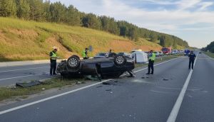 Ardahan'da Feci Kaza: Devrilen Otomobilin Sürücüsü Can Verdi