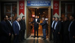 Hakan Satılmış CHP Malatya İl Başkanlığına Çilingirle Girdi