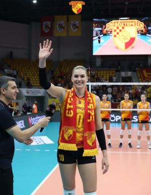 Göztepe, ABD'li Pasör Çaprazı Rebecca Latham ile Anlaştı