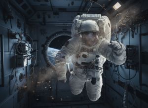 Astronotlar Uzayın Kokusunu Açıkladı: Metalik, Yanık ve Barut Karışımı Bir Koku