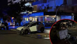 Antalya'da Otomobil Kontrolden Çıkarak Direğe ve Konteynere Çarptı