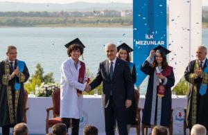 SBÜ Adana Tıp Fakültesi İlk Mezunlarını Verdi