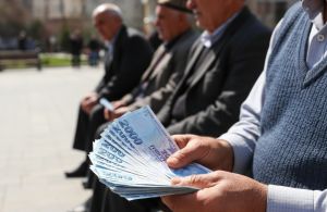 Emekli ve Memur Zammı Netleşti: SSK Emeklisine %16.61, Memura %12.41